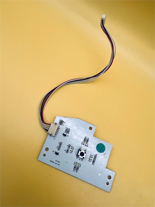 Плата с кнопкой включения Б/У для робота-пылесоса Vitek VT-1805 RTS1747600000853140-бу - фото 694325